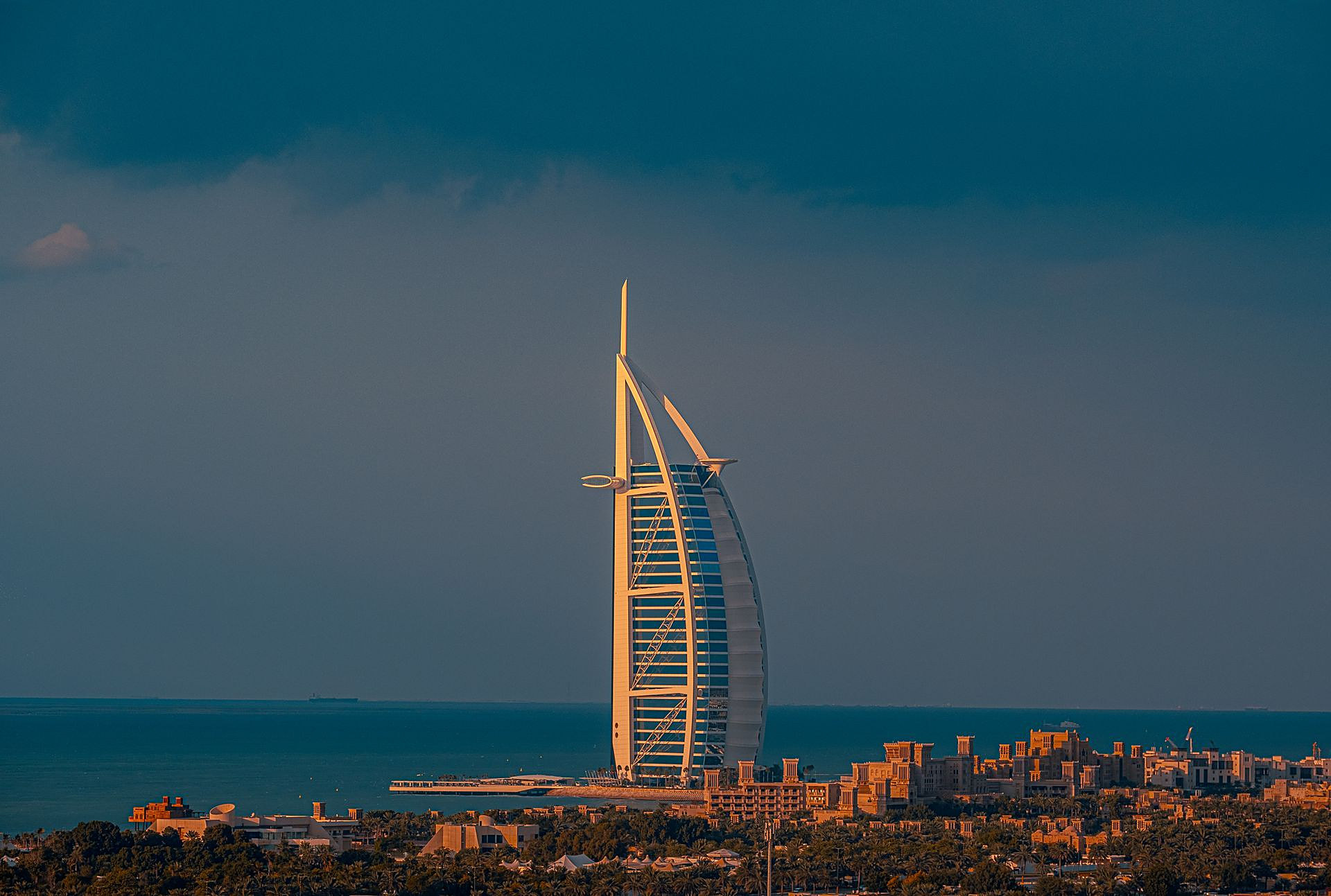 Le Burj Al Arab à l’heure dorée, Dubaï