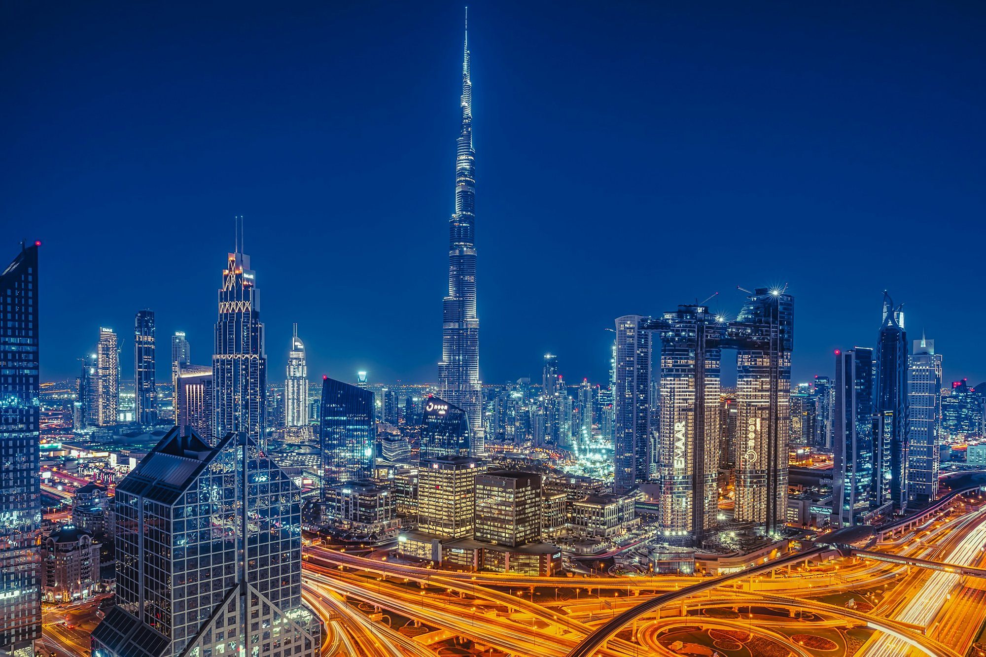 Downtown Dubai et le Burj Khalifa au crépuscule